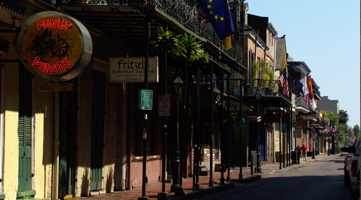 0212 Nice Angle quiet French Quarter Street