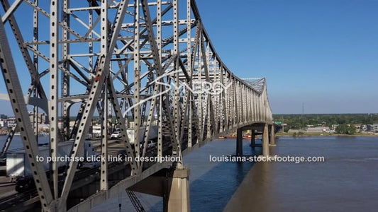 2987 Mississippi River bridge in Baton Rouge